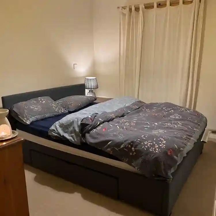 1 double bed in 2 bed flat
