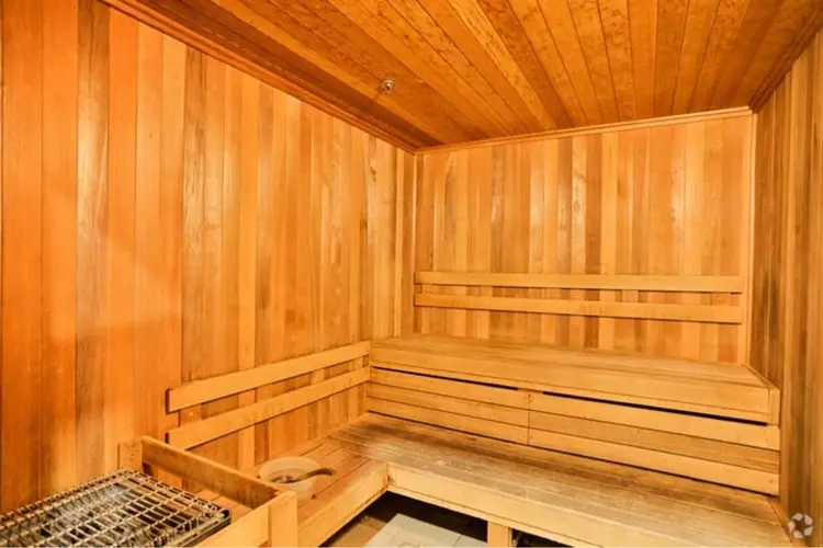 Commonwealth apartments