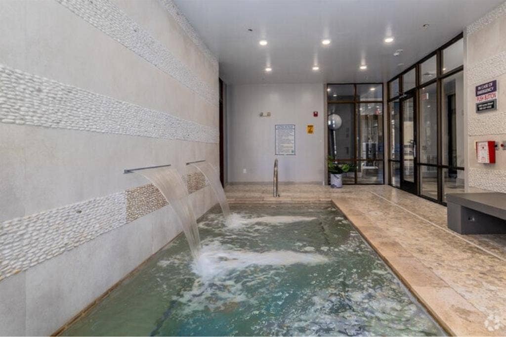 Commonwealth apartments