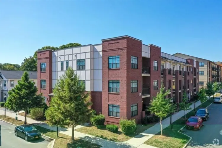 Commonwealth apartments