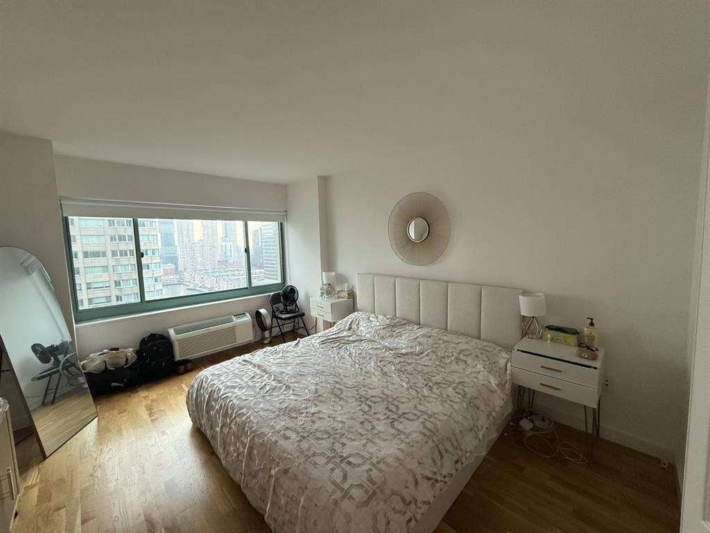 Large b in Newport 6 Months