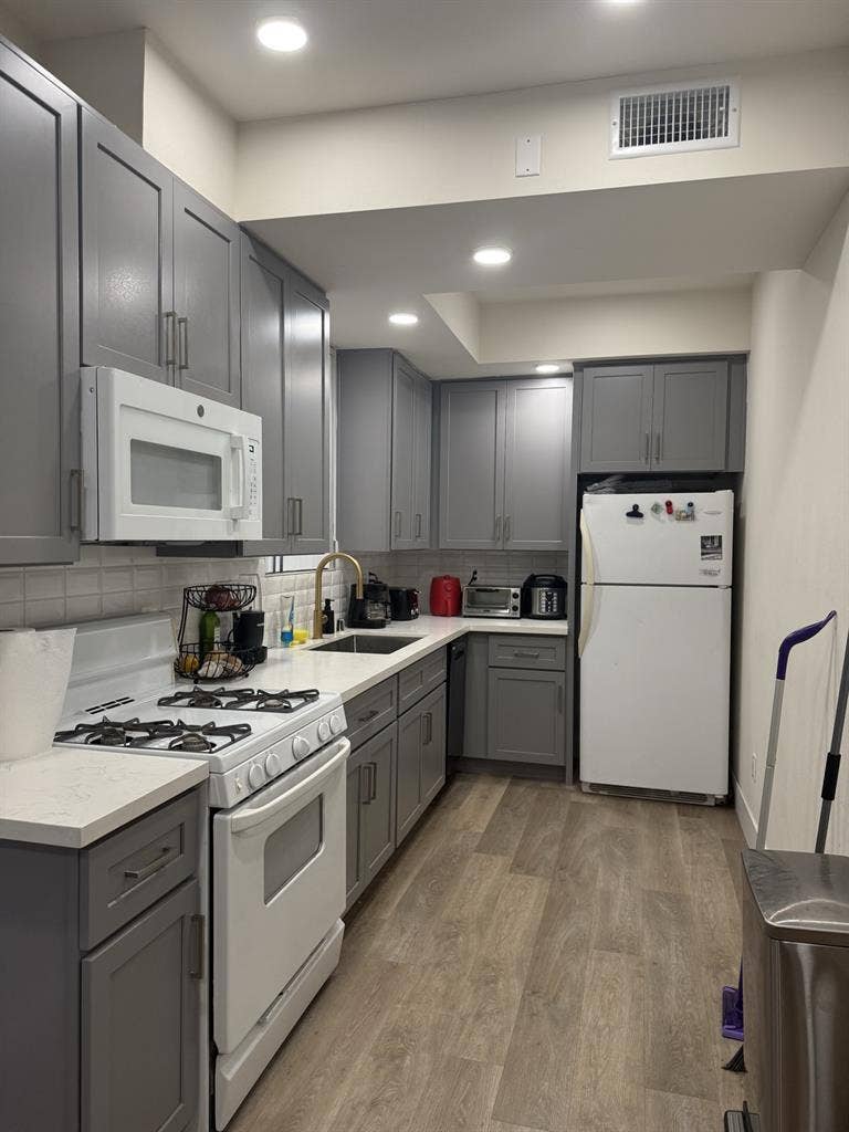 Private Bedroom & Bathroom near USC