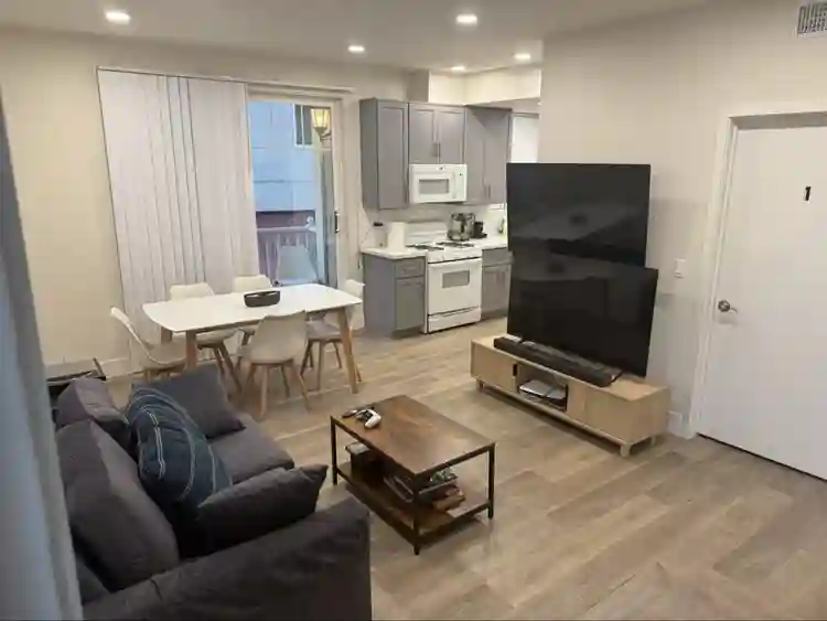 Private Bedroom & Bathroom near USC