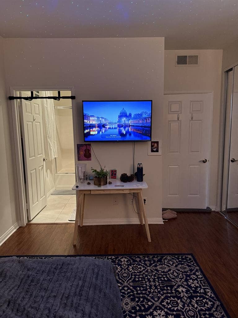 Private Bedroom & Bathroom near USC