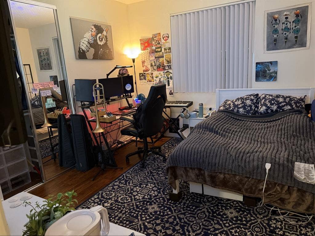 Private Bedroom & Bathroom near USC