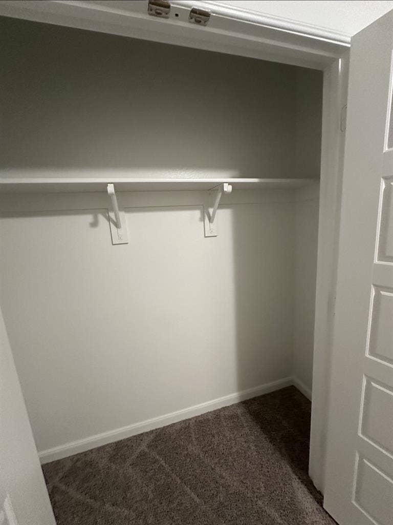 Hurst - 
Room Available in New House