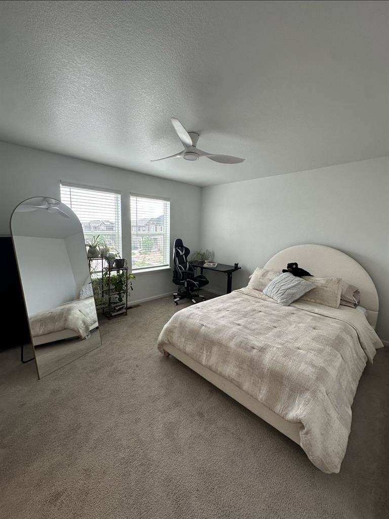Townhome 5mins from the airport