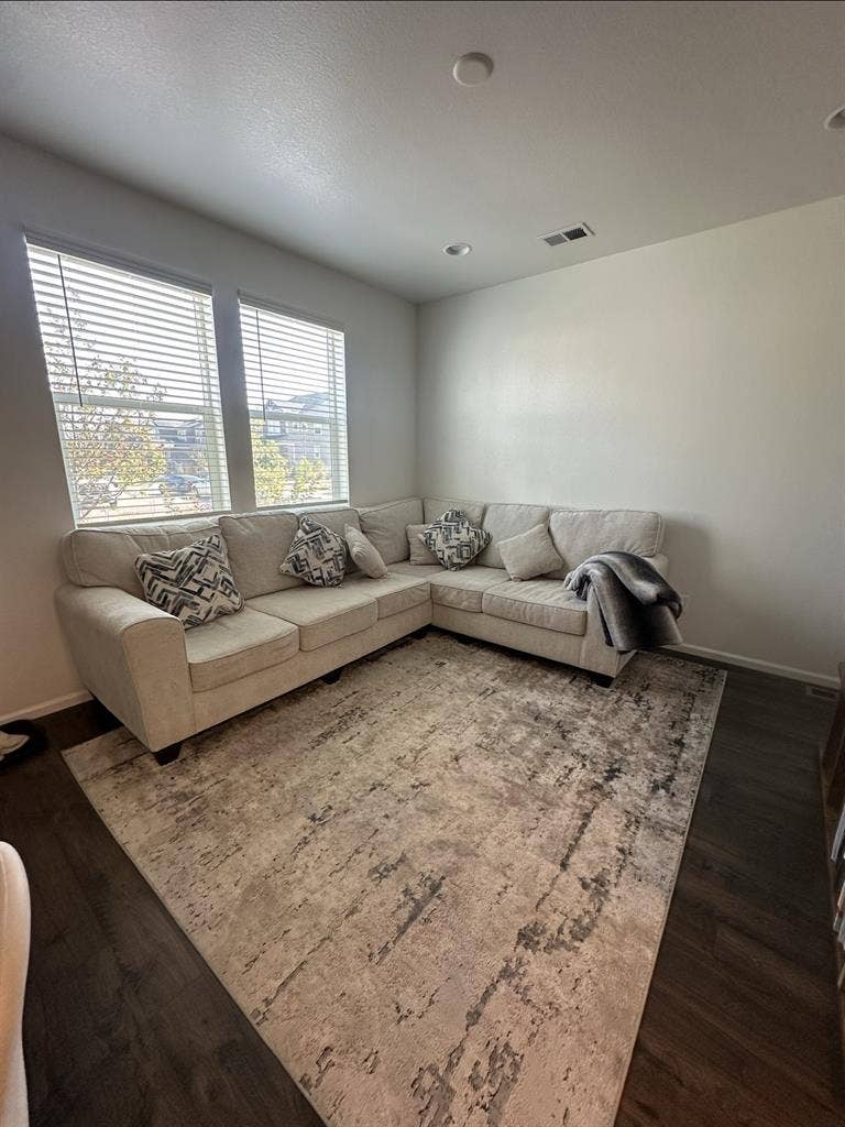 Townhome 5mins from the airport