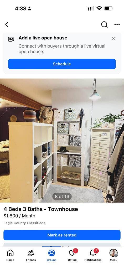 Master bedroom: couples and pets ok