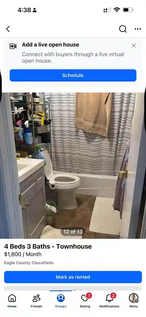 Master bedroom: couples and pets ok