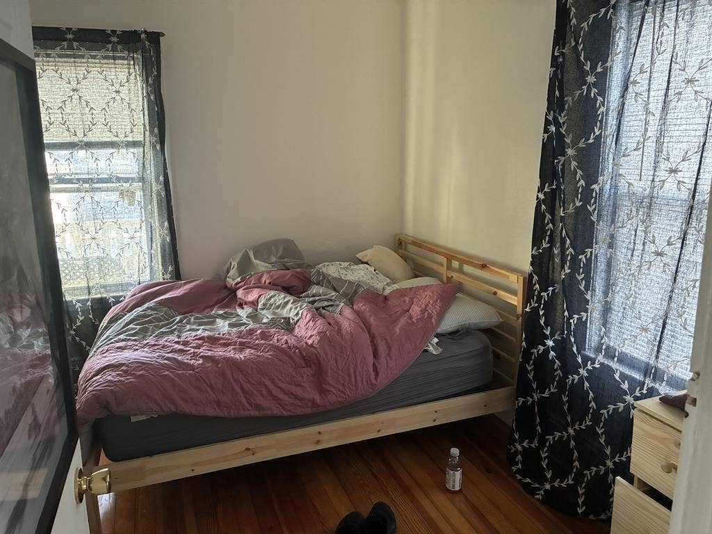 Looking for Roommate, Spacious 2BR