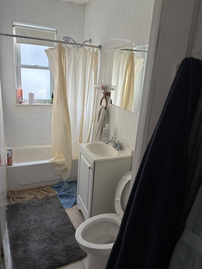 Looking for Roommate, Spacious 2BR