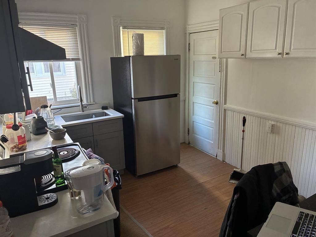 Looking for Roommate, Spacious 2BR