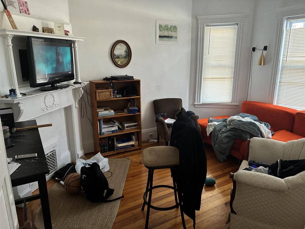 Looking for Roommate, Spacious 2BR