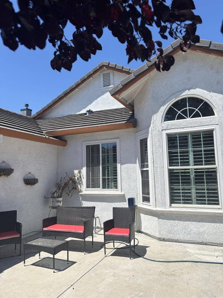 2 beautiful bedrooms for rent !