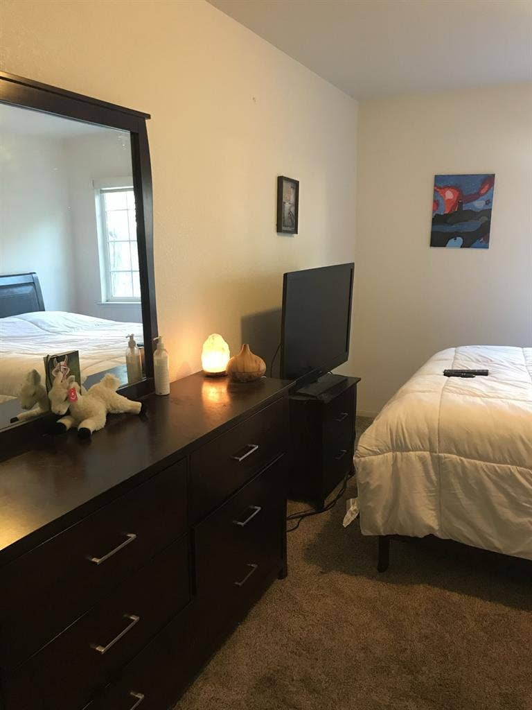 2 beautiful bedrooms for rent !