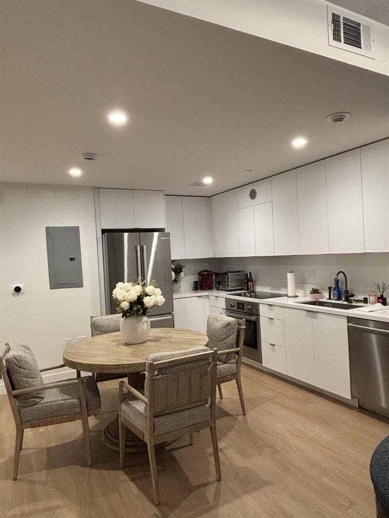 Large Private Room For Rent