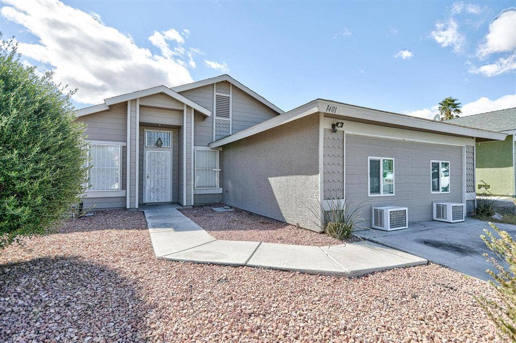 6 BR in North Las Vegas