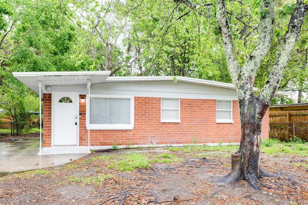 6 BR in Jacksonville