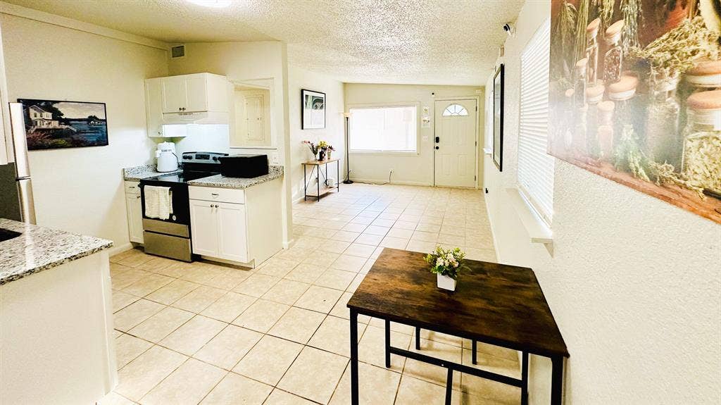 6 BR in Jacksonville