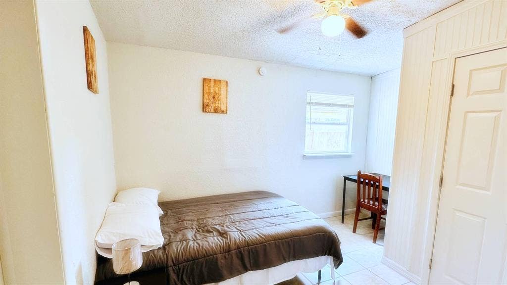 6 BR in Jacksonville