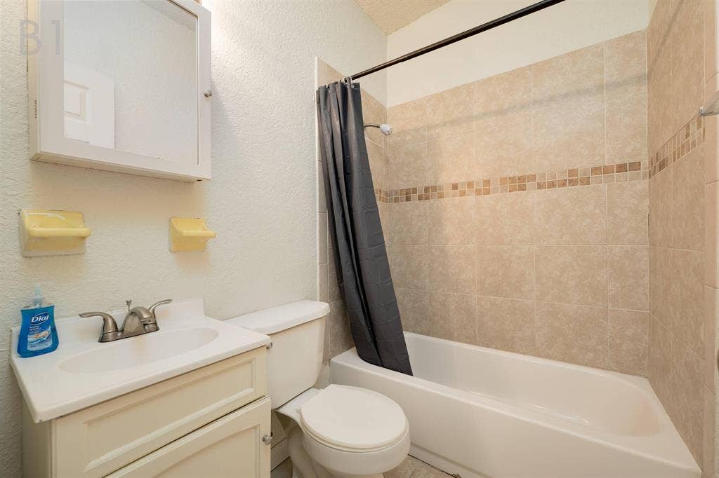 6 BR in Jacksonville