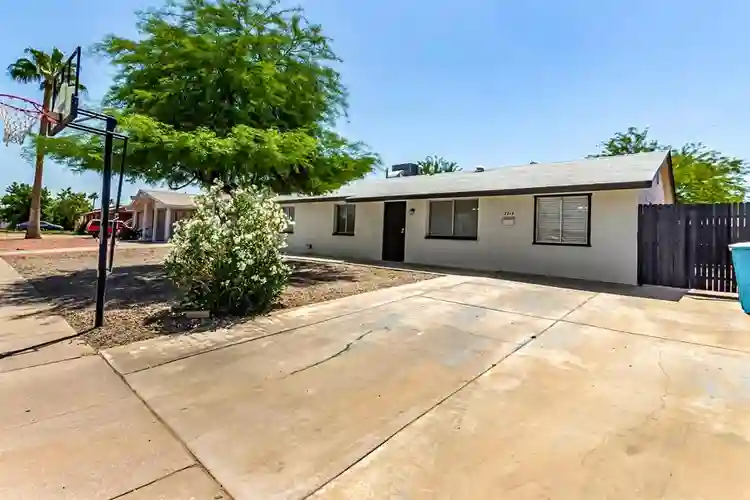 8 BR in Phoenix