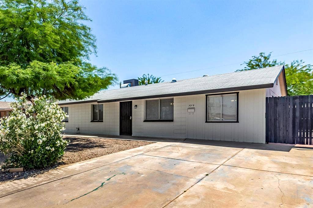 8 BR in Phoenix