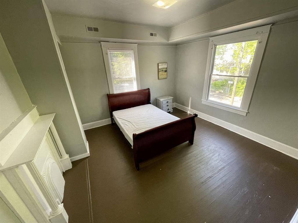 7 BR in Petersburg
