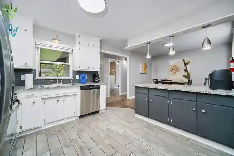 6 BR in Jacksonville