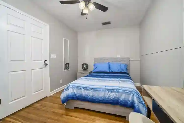 6 BR in Jacksonville