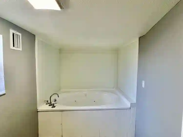 6 BR in St. Petersburg