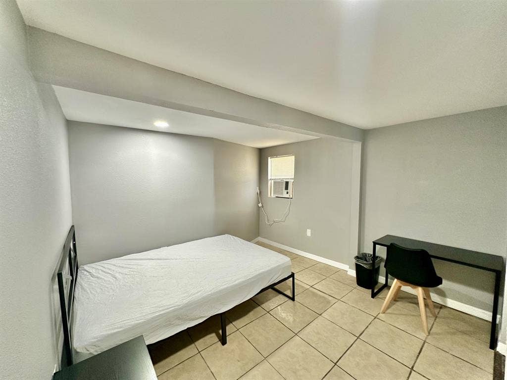 6 BR in St. Petersburg