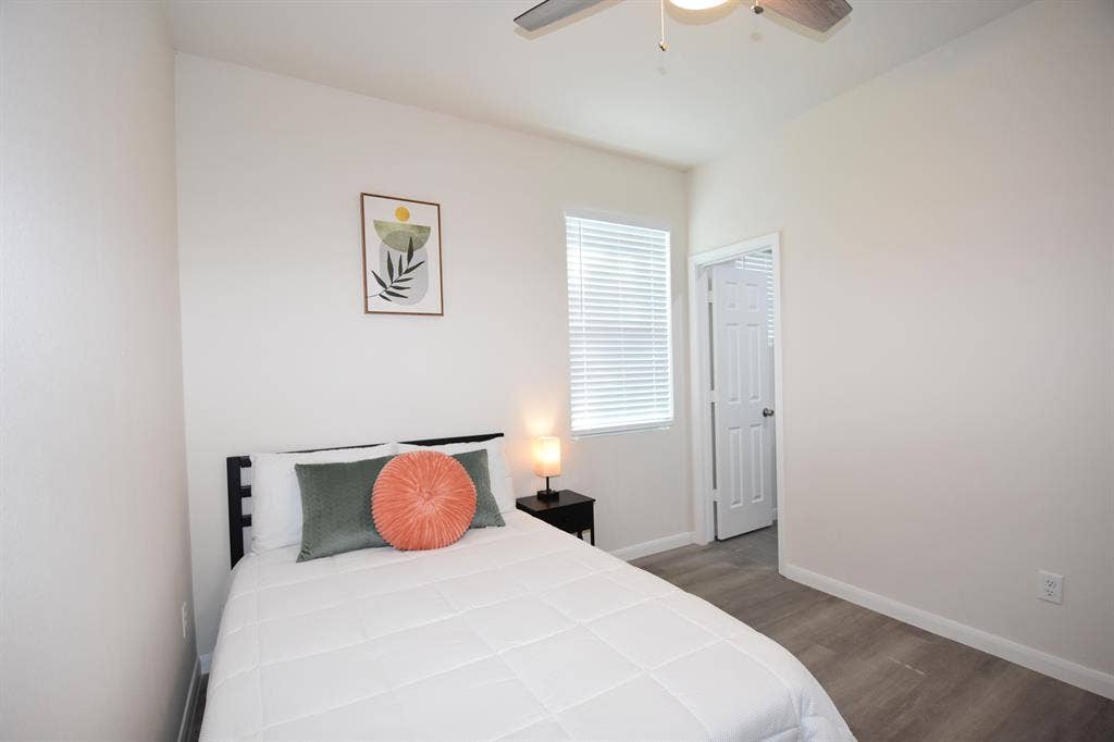 7 BR in Houston