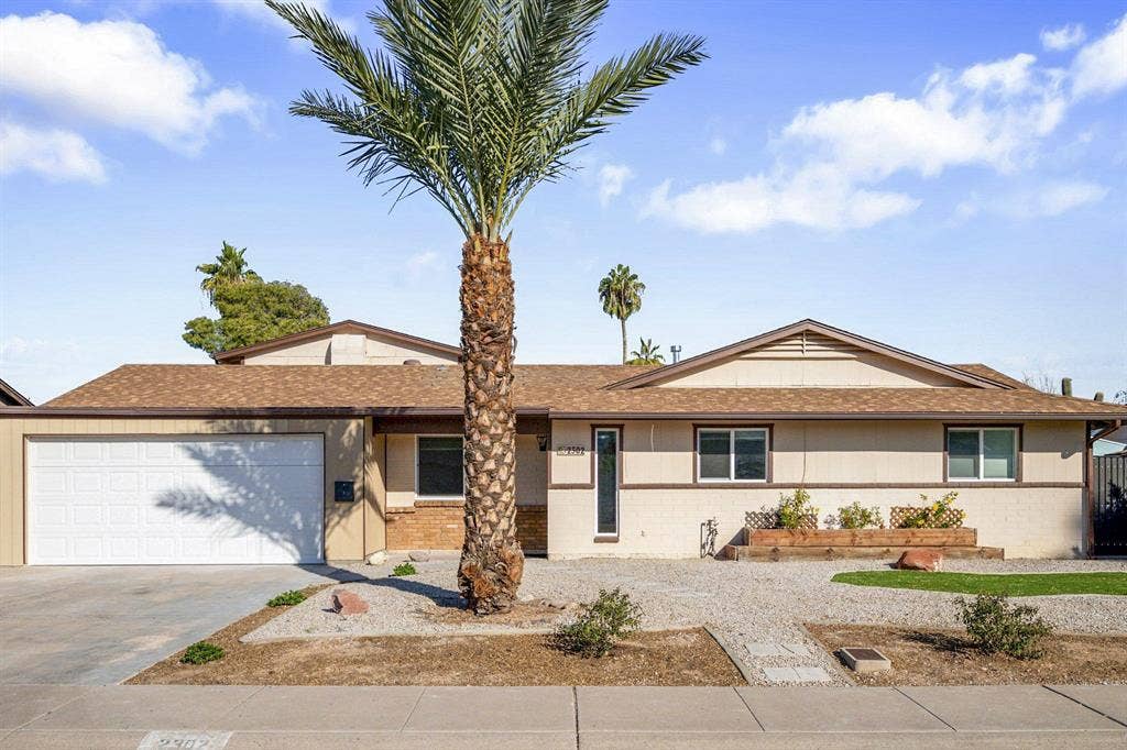 6 BR in Phoenix