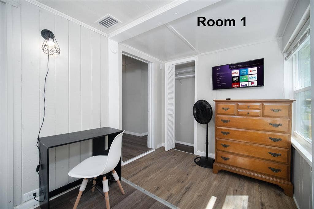 6 BR in Jacksonville