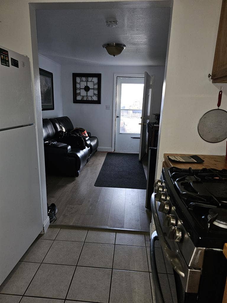 Room for rent Male only