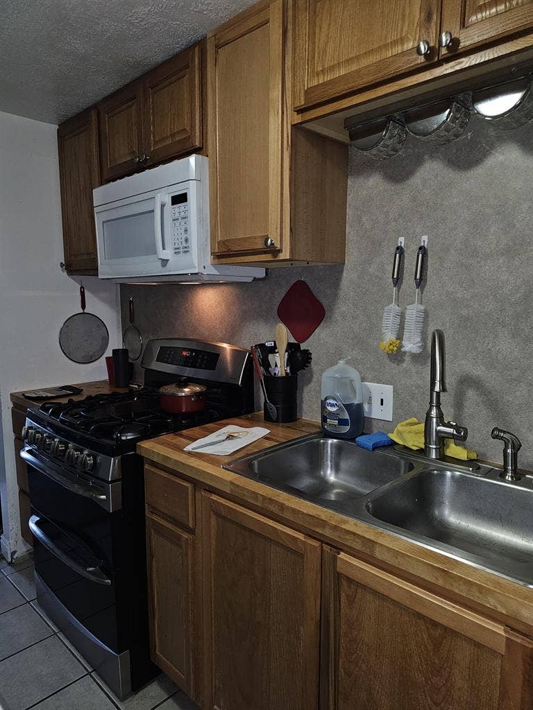 Room for rent Male only