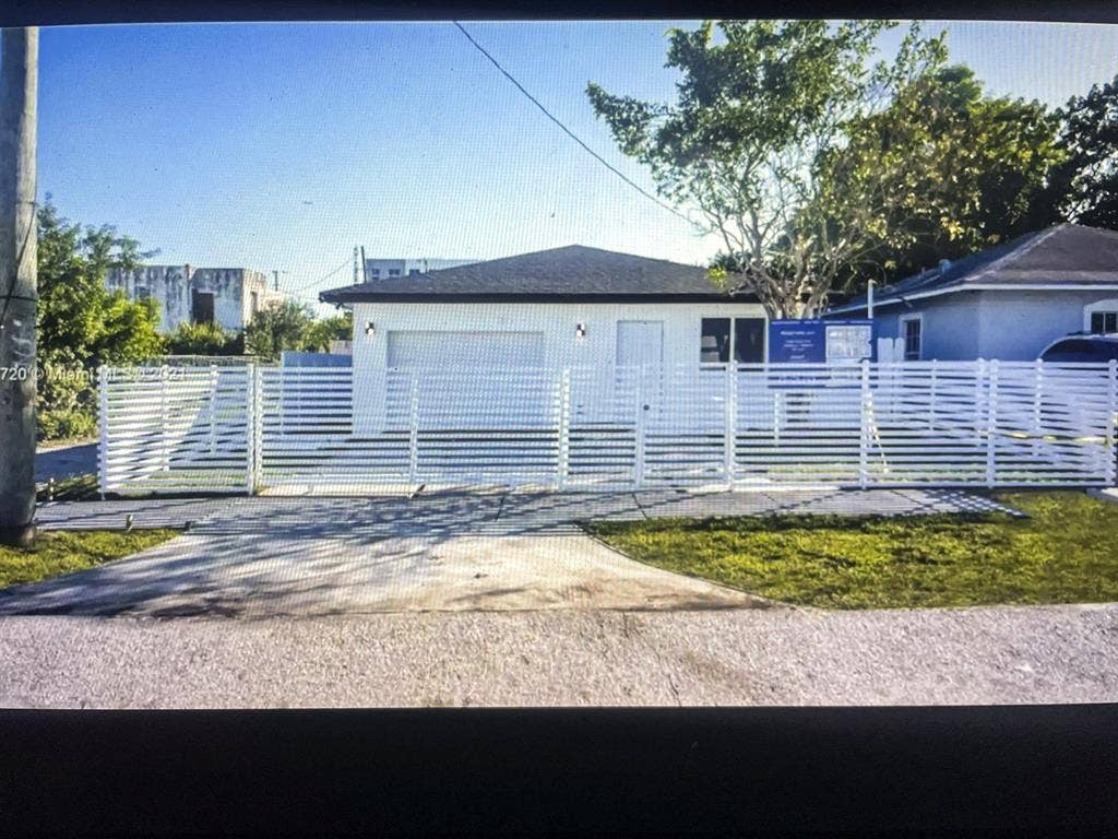 4 BR in Miami