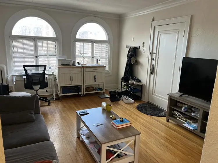 Looking for a roommate