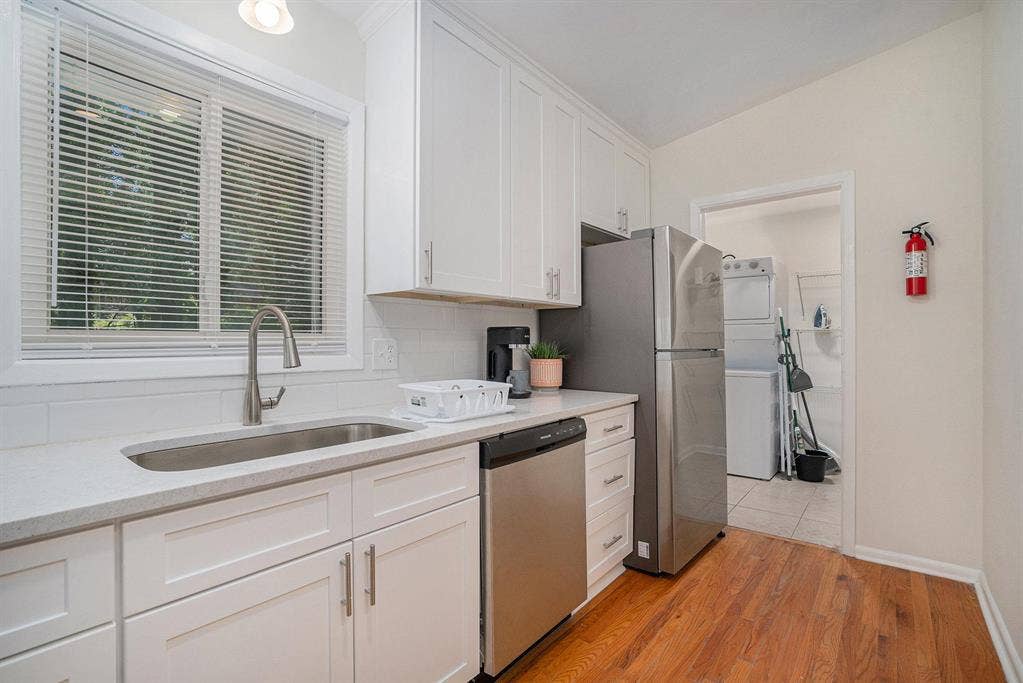 8 BR in College Park