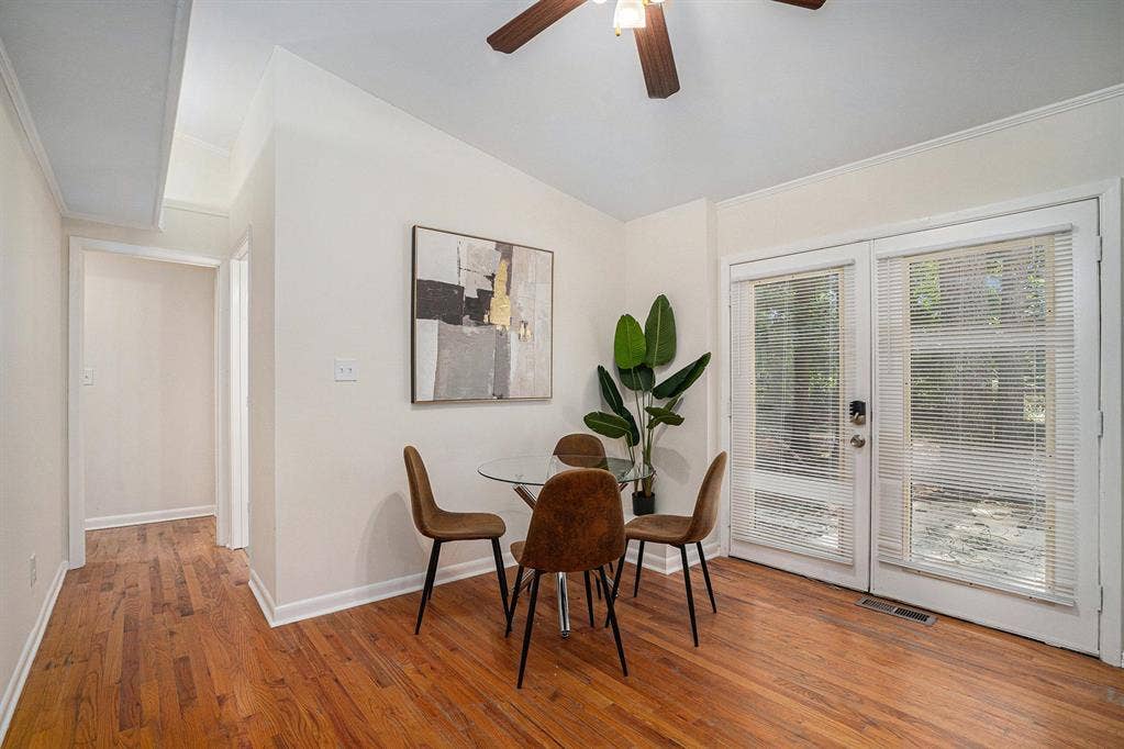 8 BR in College Park