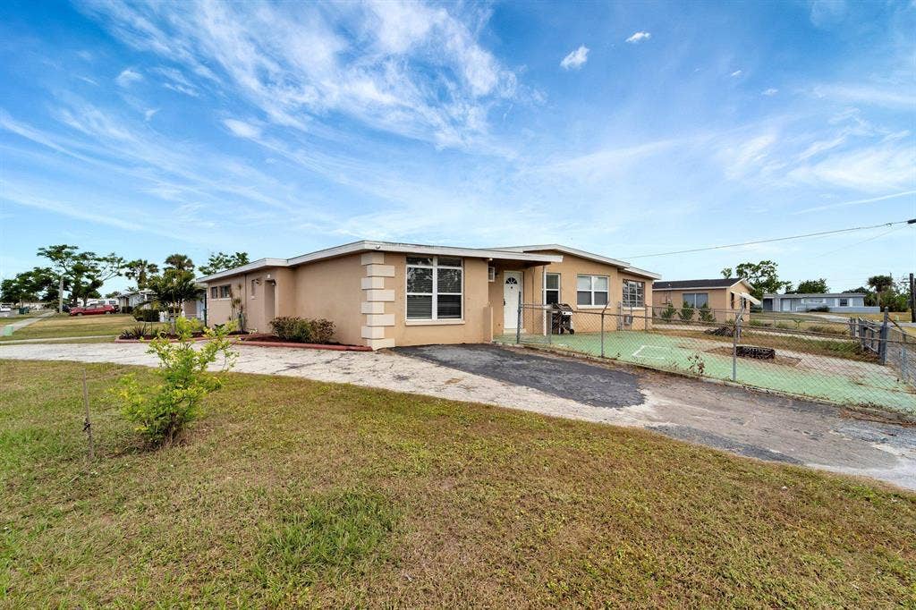 8 BR in Port Charlotte