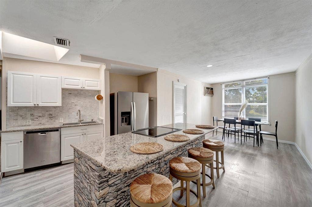 8 BR in Port Charlotte