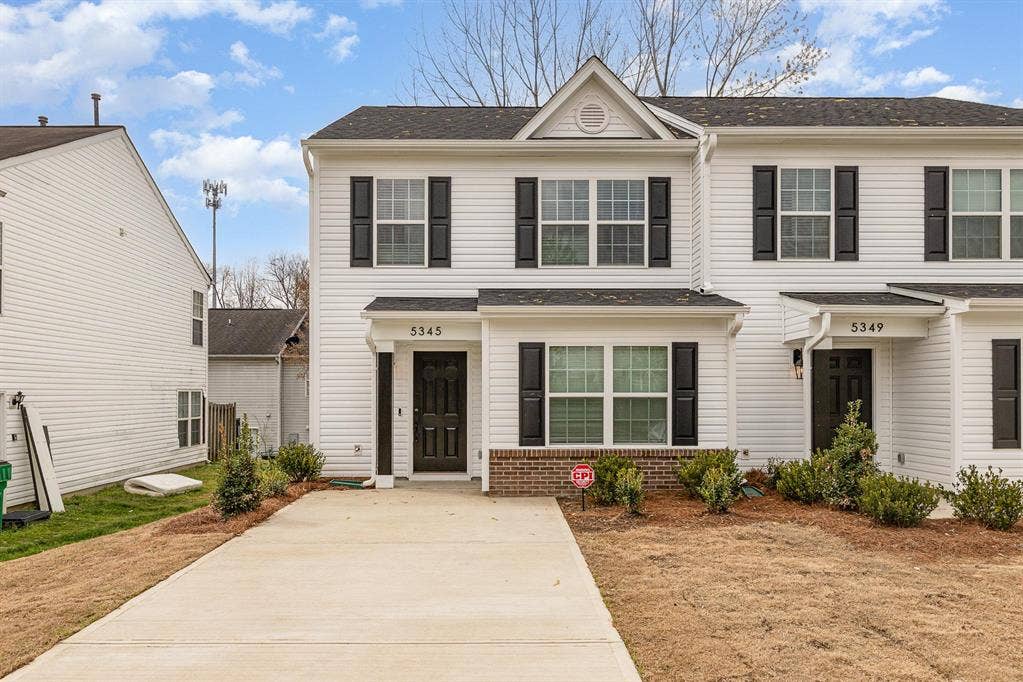 3 BR in Charlotte