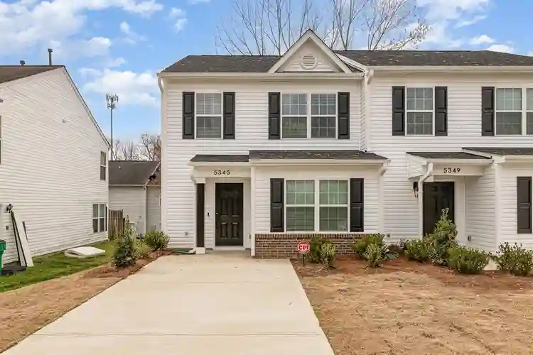 3 BR in Charlotte