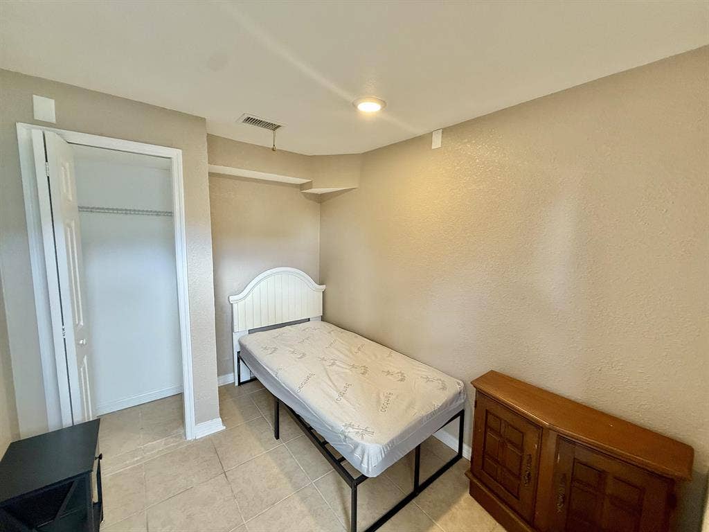 4 BR in Largo