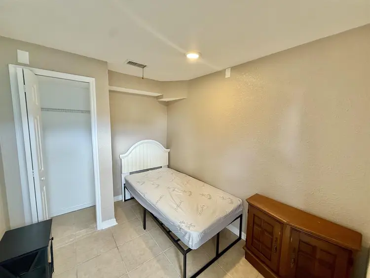 4 BR in Largo