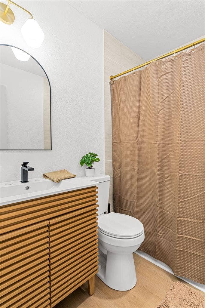 7 BR in Live Oak
