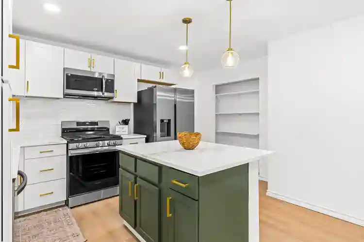7 BR in Live Oak
